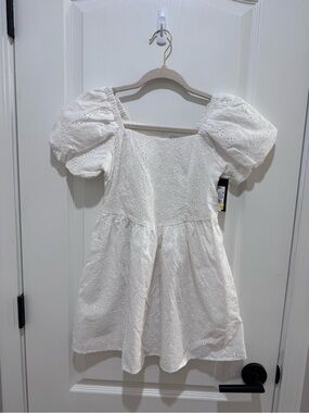 Art Class White Eyelet Puff-Sleeve Dress- size M (8)